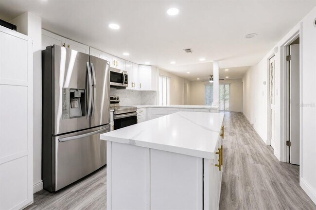 Building Photo - 4965 Puritan Cir