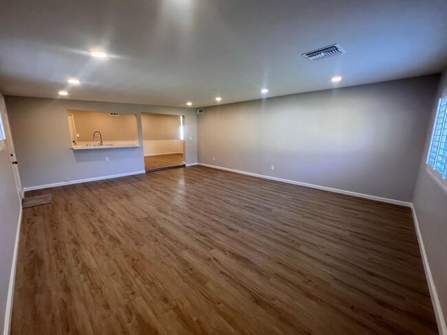 Building Photo - FULLY REMODELED 3+BR/2BA home in EL CAJON ...