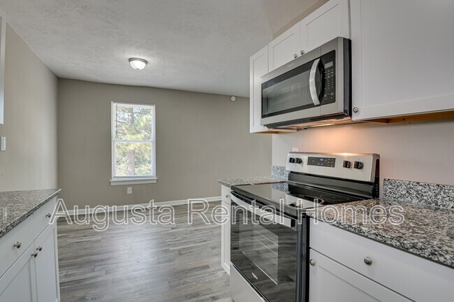 Building Photo - 150 Conifer Dr