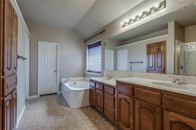 Building Photo - 640 Lake Shadow Dr