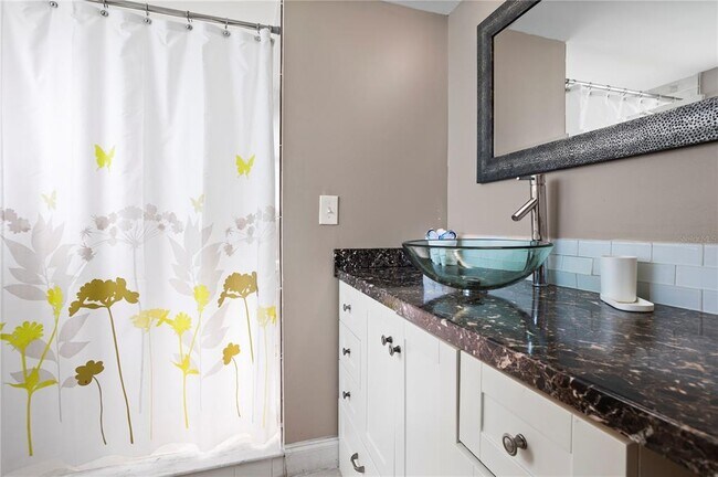 Building Photo - 2749 N Poinciana Blvd