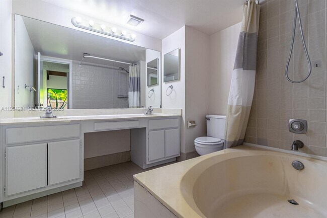 Building Photo - 7528 SW 95th Pl