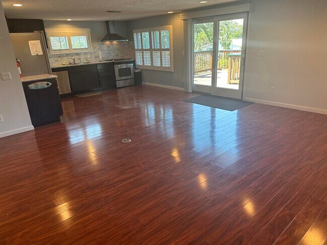 Building Photo - 6951 Middleton Ave