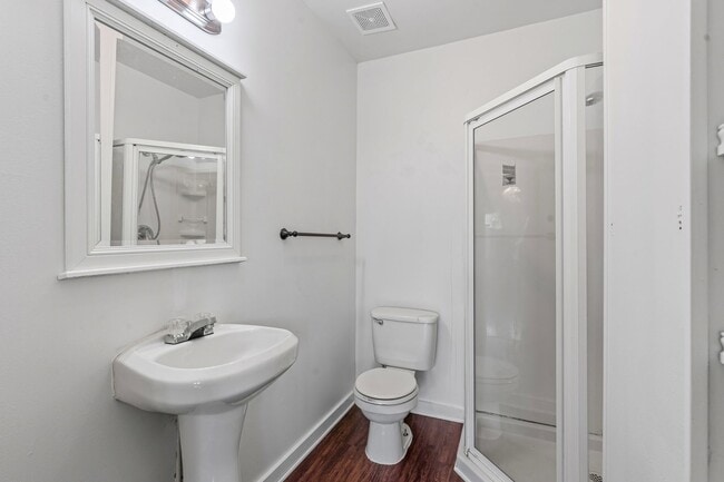 Building Photo - Historic Charm in Hillsboro!