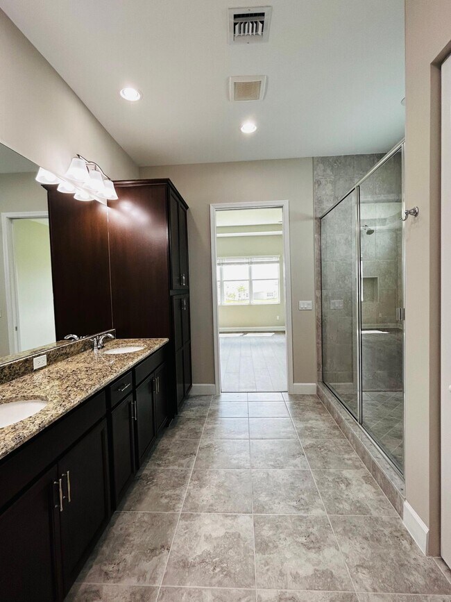 Building Photo - 5468 Pecan Dr