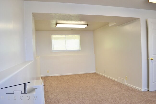 Building Photo - 1140 US-89