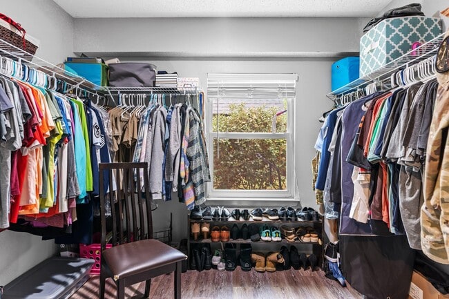 Building Photo - 2442 Duncan Dr