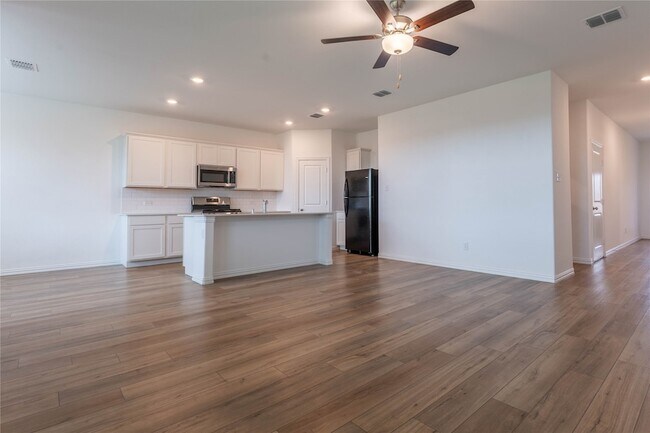Building Photo - 3616 Mallard Wy