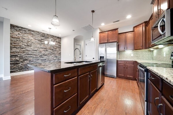 Building Photo - 207 Bixby Ln