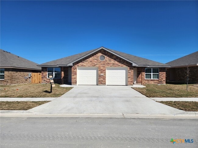 Primary Photo - 543 Lost Trl