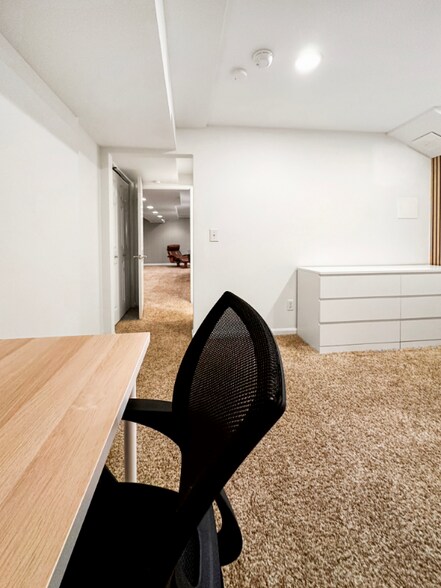 Building Photo - 6636 Isle of Skye Dr