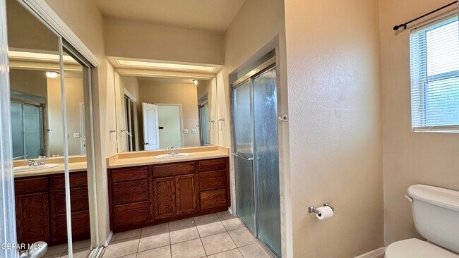 Building Photo - 3537 Tierra Vergel Dr