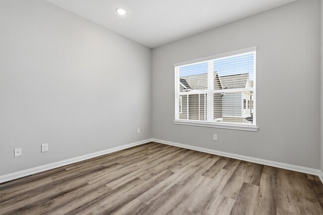 Building Photo - 9906 Clark Cyn Ln