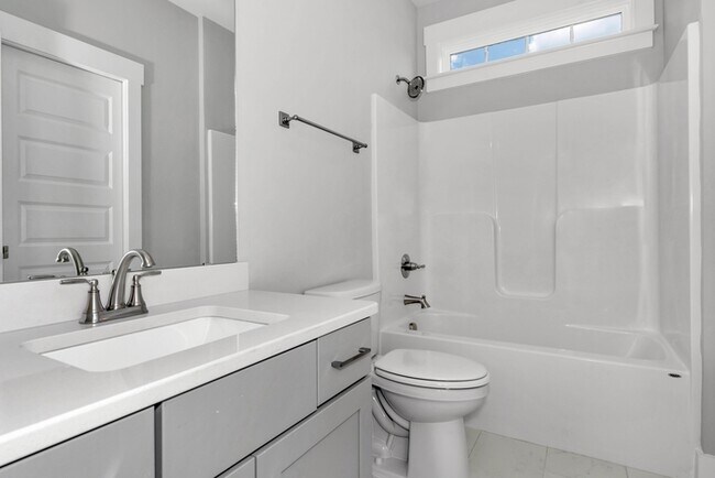 Building Photo - Luxury Craftsman Home in Monrovia Springs