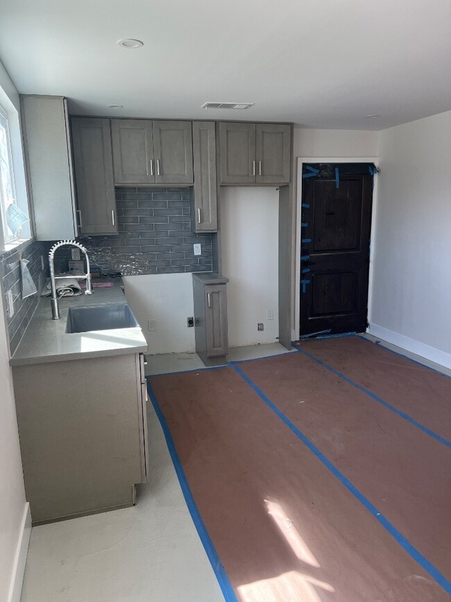 Building Photo - 3541 Homeland Dr