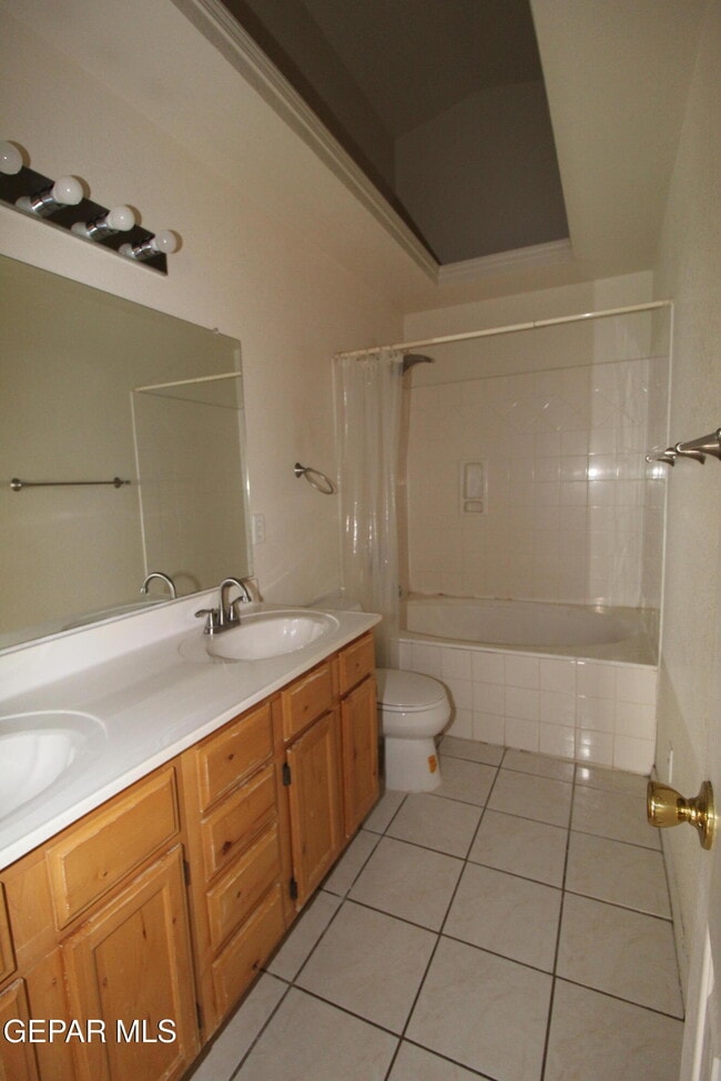 Building Photo - 14032 Lago Seco Dr
