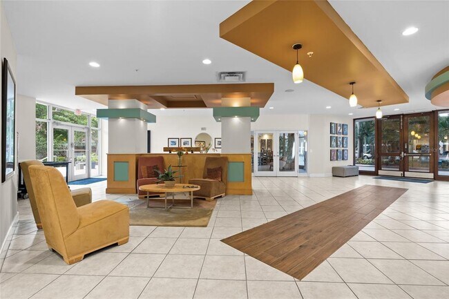 Building Photo - 470 3rd St S