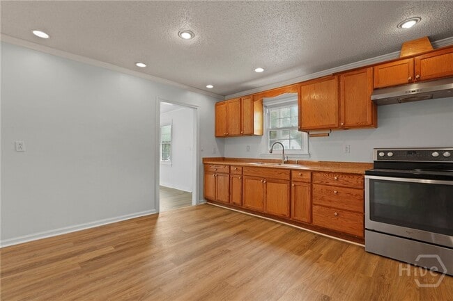 Building Photo - 2109 E 56th St