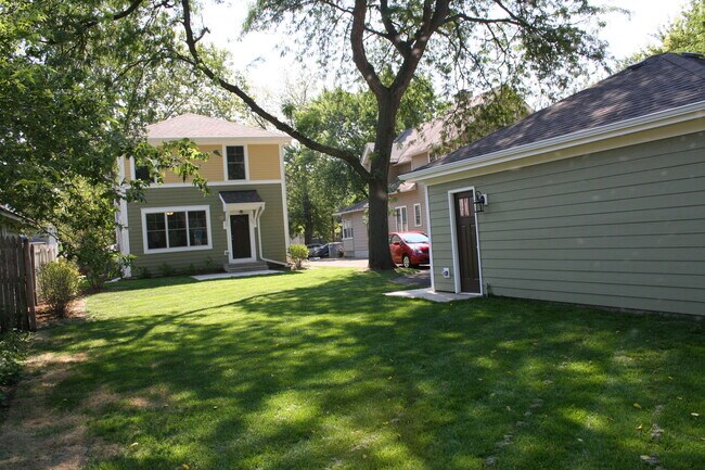 Building Photo - 640 Iowa Ave