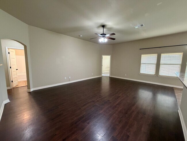Building Photo - Beautiful and Cozy 3bed/2bath with an Office Available in North Norman!