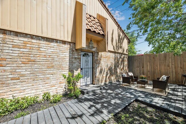 Building Photo - 5918 San Felipe St
