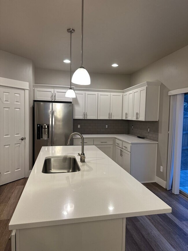 Building Photo - Beautiful home in Mirada!  A must see!