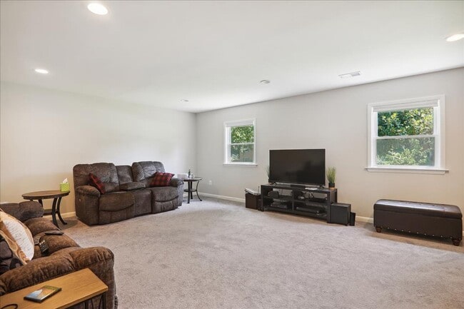 Building Photo - COMING SOON - Fresh and Updated - 4Bed/3Bath Split Level  w/ spacious yard