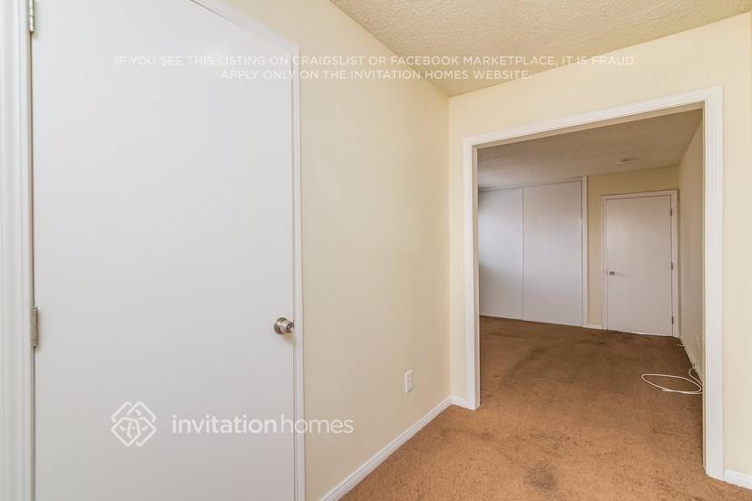 Building Photo - 17002 E Bellbrook St
