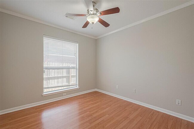 Building Photo - 6419 New World Dr