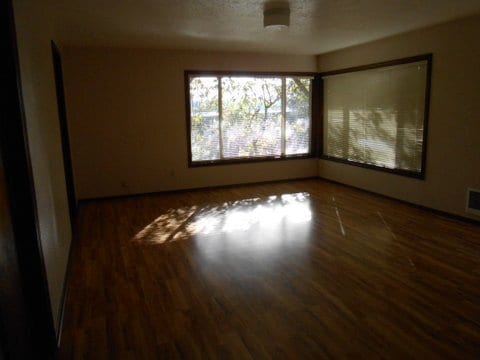 Building Photo - 3 Bedroom House in Newport!
