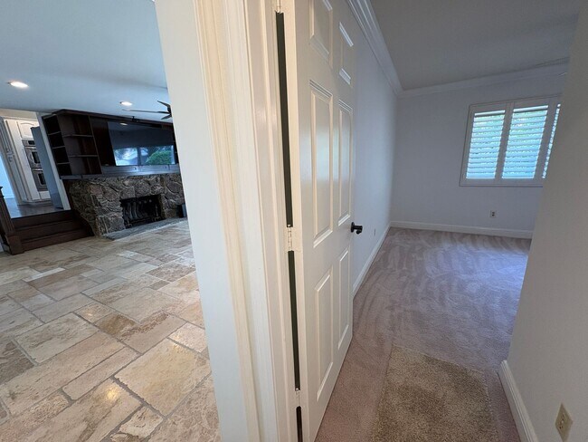 Building Photo - Spacious House - 2 stories - 4 Bedrooms + 2.5 Baths & large 2 car garage