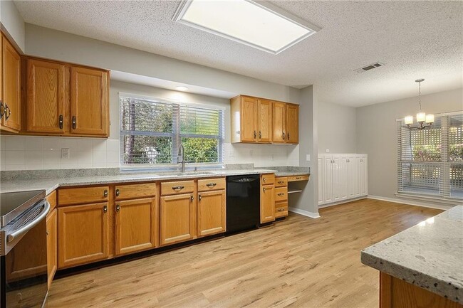 Building Photo - 2147 Water Oak Dr