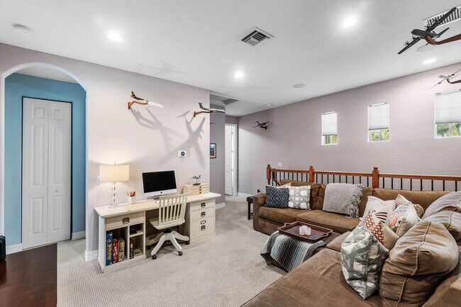 Building Photo - 10697 Willow Oak Ct