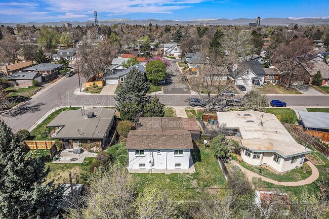 Building Photo - 1580 S Krameria St