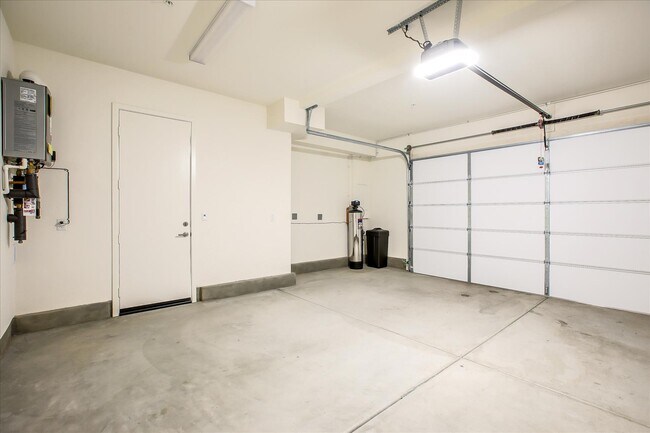 Building Photo - 28 Hideaway Loop