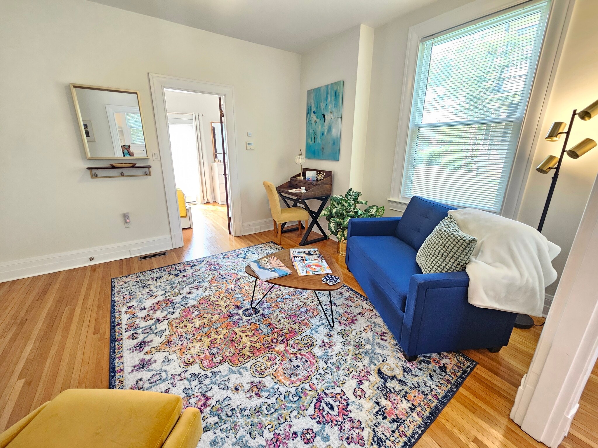Bright, sunny living room - 3541 Fort Ave