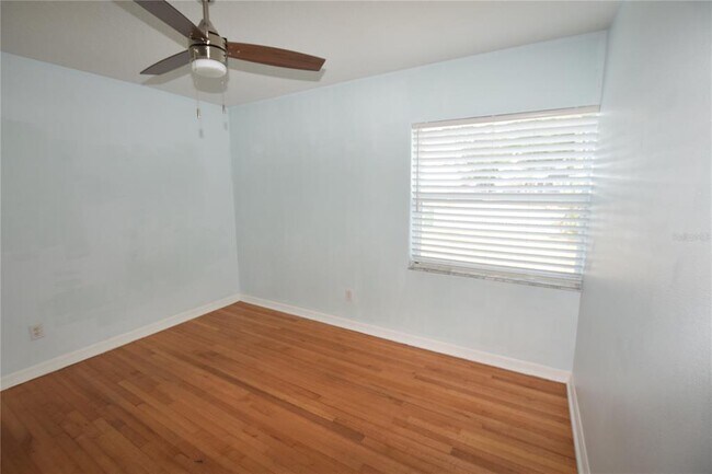 Building Photo - 2212 Hoffner Ave