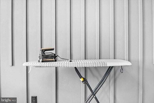 Building Photo - 4600 Duke St