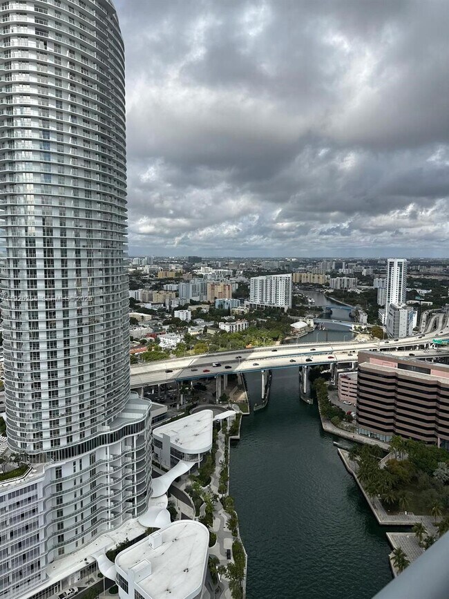 Building Photo - 185 SW 7th St