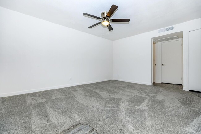Interior Photo - Palisade Park Aparments