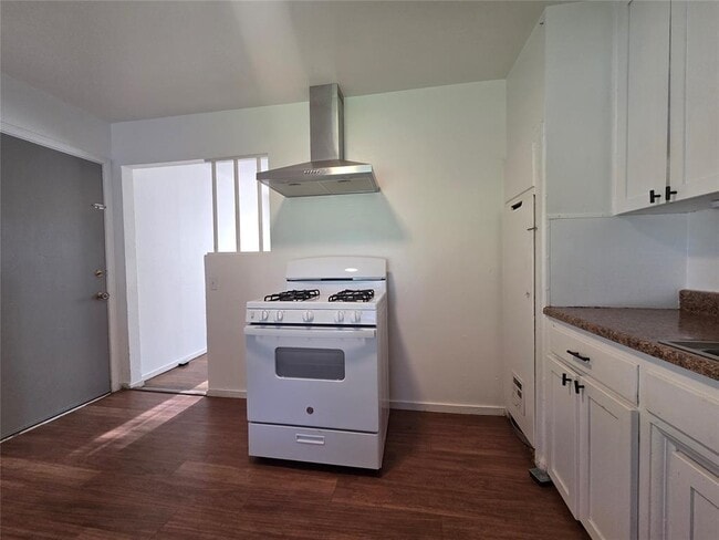 Building Photo - 3413 Willow Creek Dr