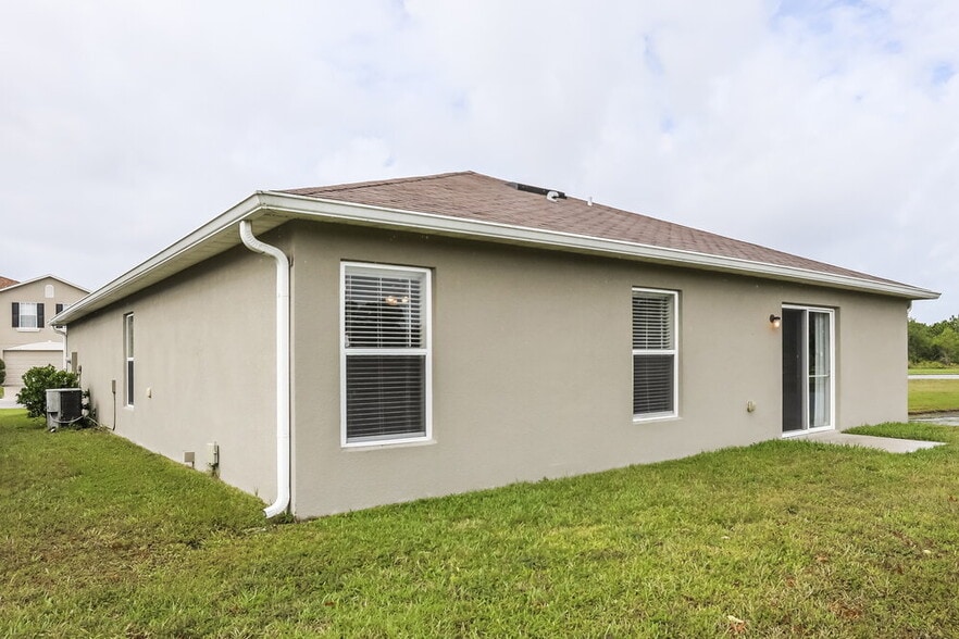 Building Photo - 15640 Perdido Dr