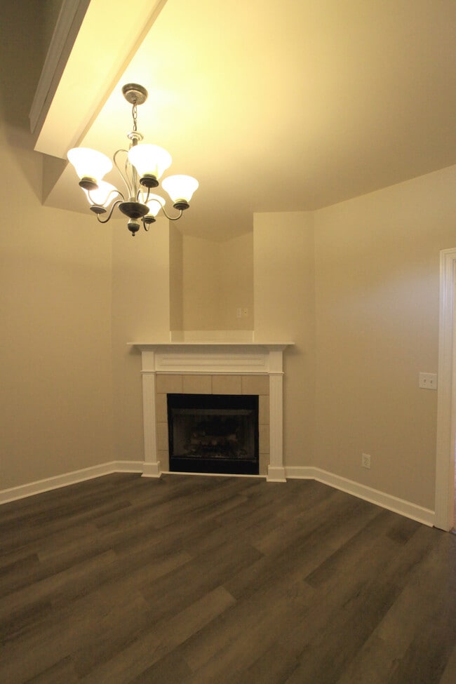 Building Photo - 2207 Stanford Ct