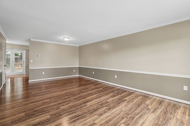 Building Photo - 2165 St Clair Ct