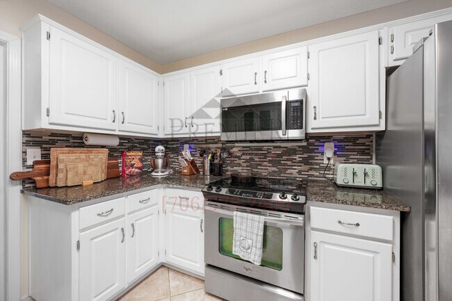 Building Photo - 393 Lee Rd 554