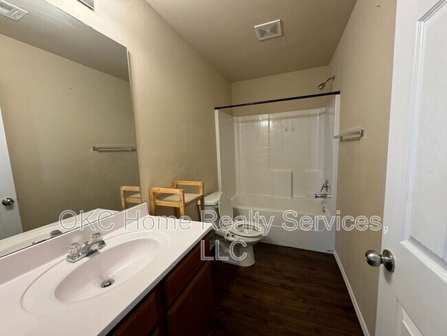 Building Photo - 13228 Bridgewater Dr