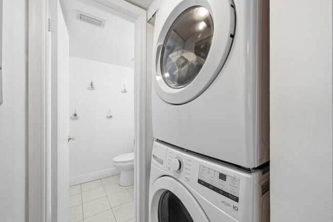 Building Photo - 2498 NW 99th Ave