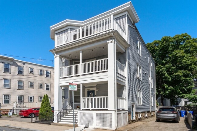 Building Photo - 93 Easton St