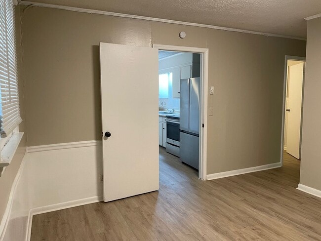 Building Photo - 1392