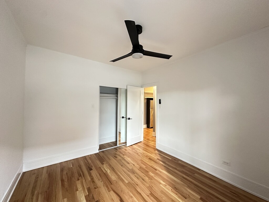 Building Photo - 639 W Cornelia Ave